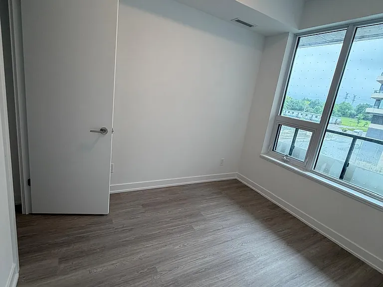 8188 Yonge St #327 — Photo 10
