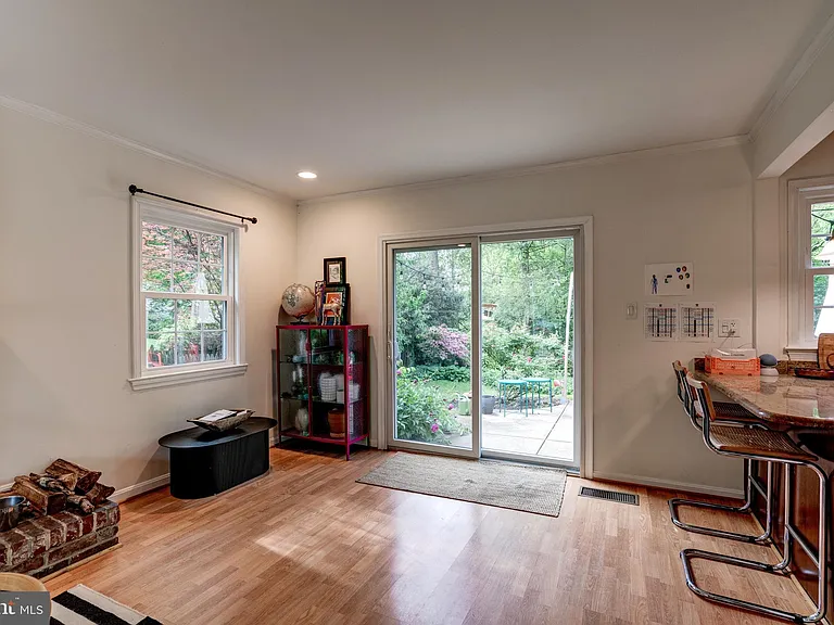 7525 Cayuga Ave — Photo 16