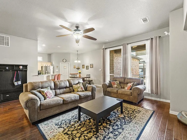 1402 Anchor Dr — Photo 4