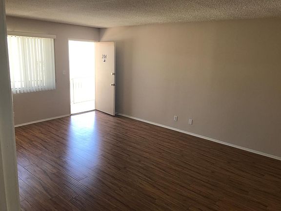5th image of 5303 Yarmouth Ave APT 109