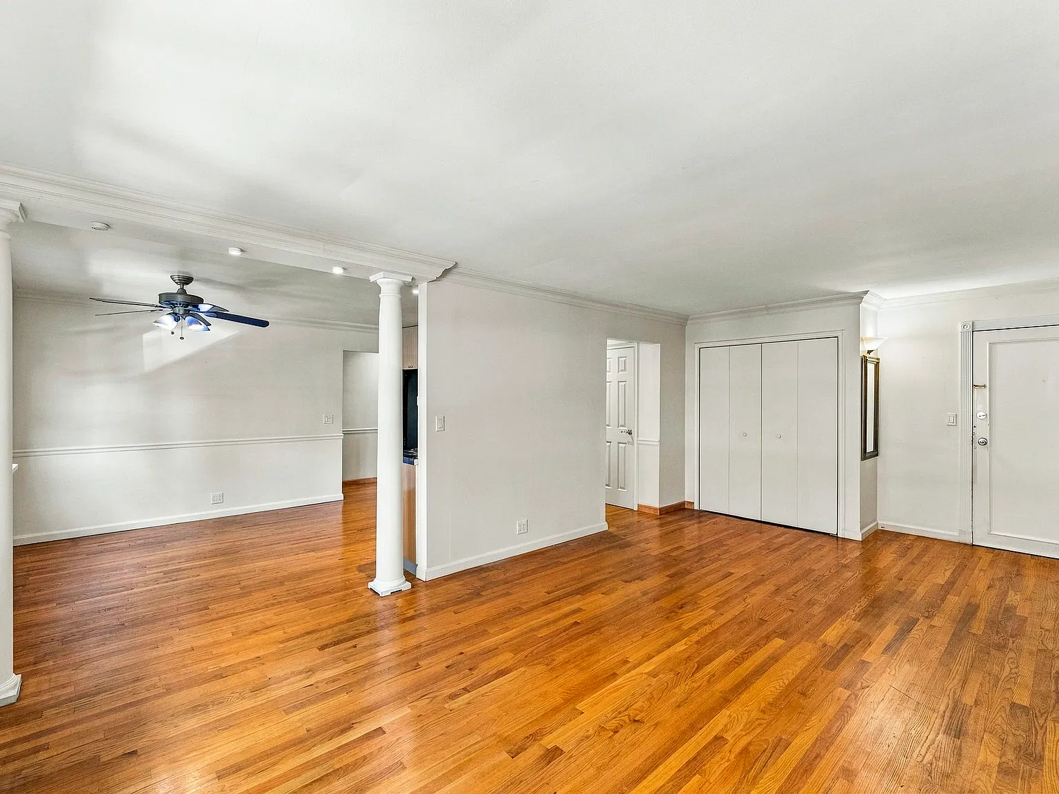 2 bed, 970 sqft, $2,500 — Photo 3