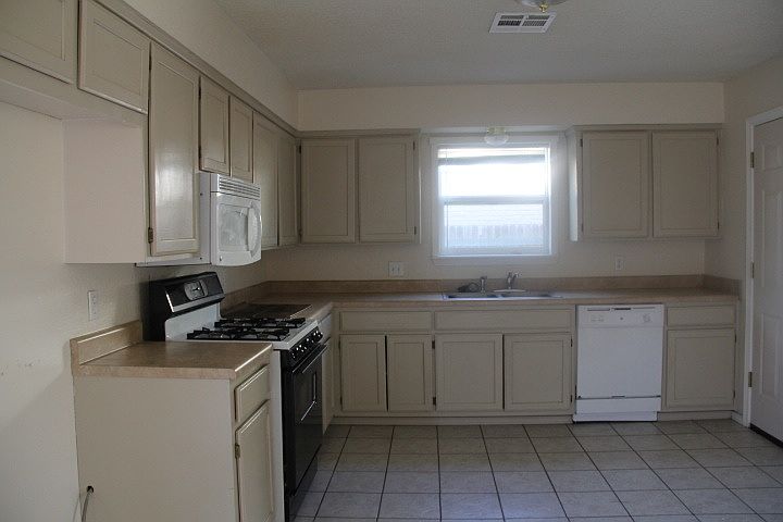 1st image of 14380 S Elm St