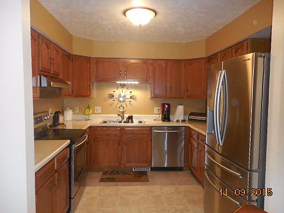 4th image of 37 Lakeshore Ct