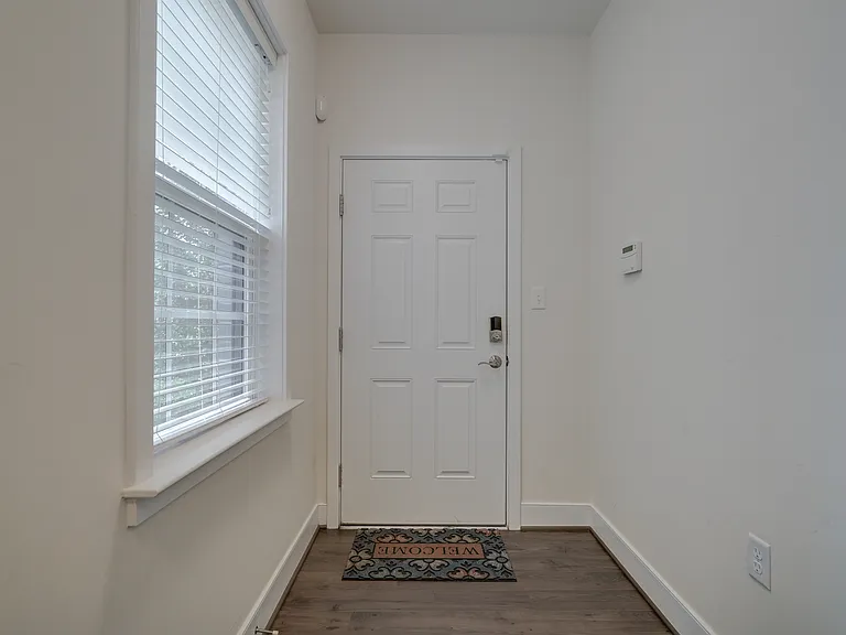2010 Libbie Lake West St #B — Photo 13