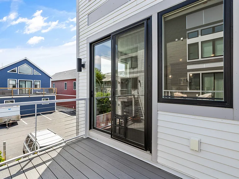 631 Fairview Ave NE #1 — Photo 24