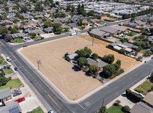 890 N Whitney Ave, Dinuba, CA 93618