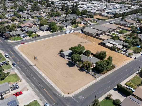 890 N Whitney Ave, Dinuba, CA 93618