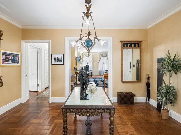 14 Sutton Place South image 5 of 16