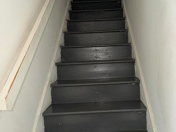 2nd image of 1107 Worth St