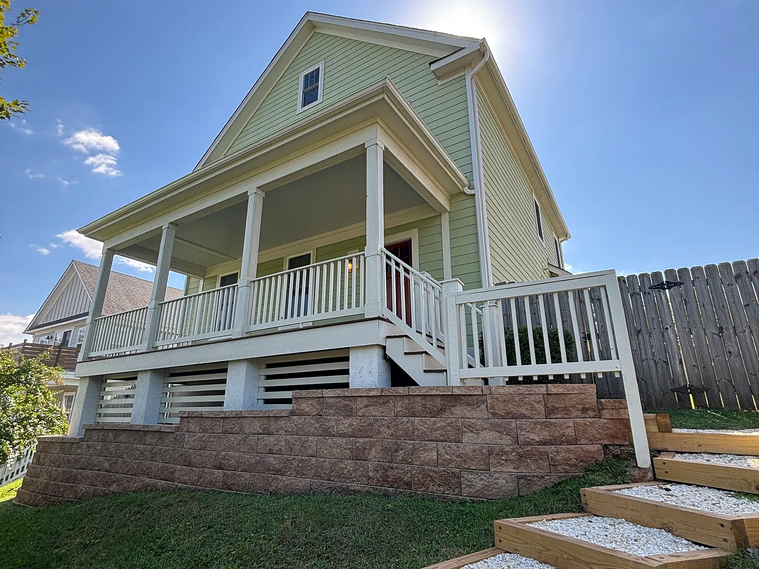 3 bed, 2.5 bath, 1801 sqft, $3,000 — Photo 1