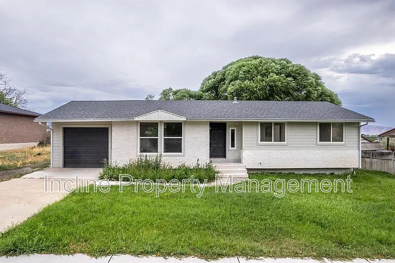 2 bed, 1.0 bath, 1175 sqft, $1,450 — Photo 1