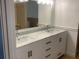 1234 N Jenkins Dr, Oconomowoc, WI 53066