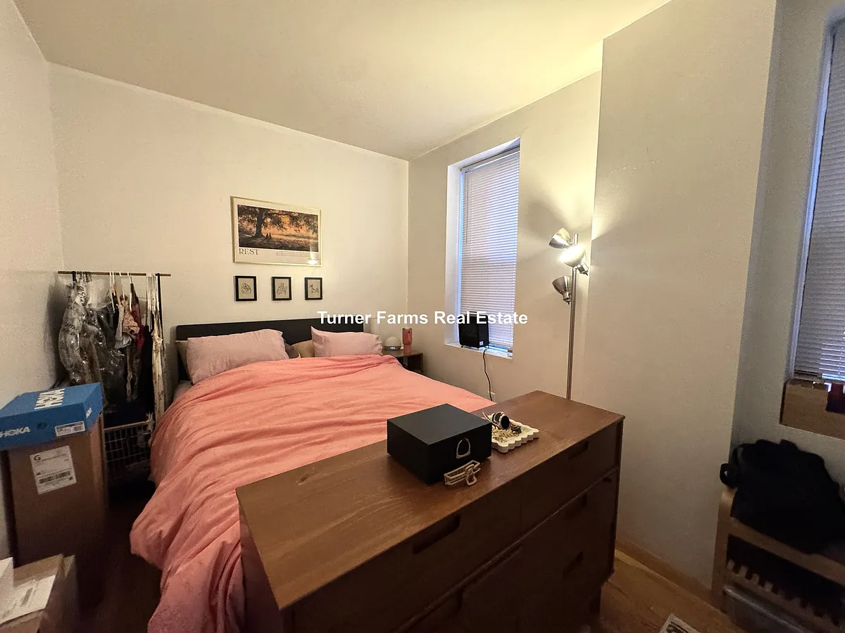 Building Photo - 90 Saint Botolph St #3F