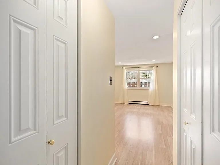 8 Old Colony Ln #10 — Photo 16