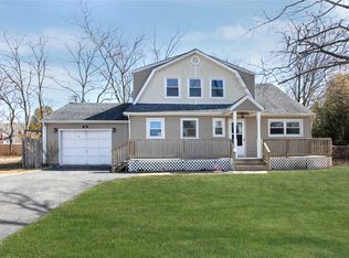 39 Oneida Ave, South Setauket, NY 11720
