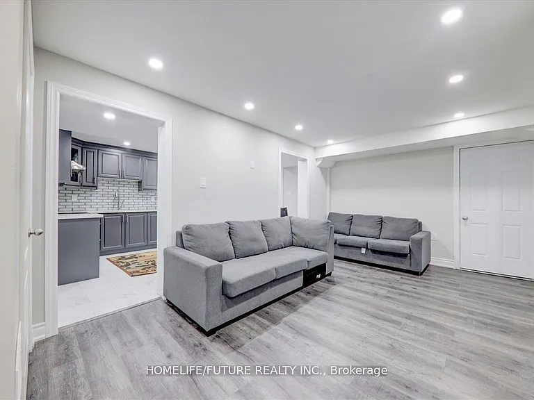 939 Miller Park Ave #BASEMENT — Photo 10