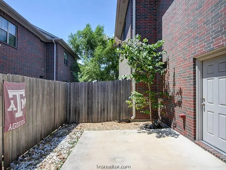 146 Forest Dr — Photo 14