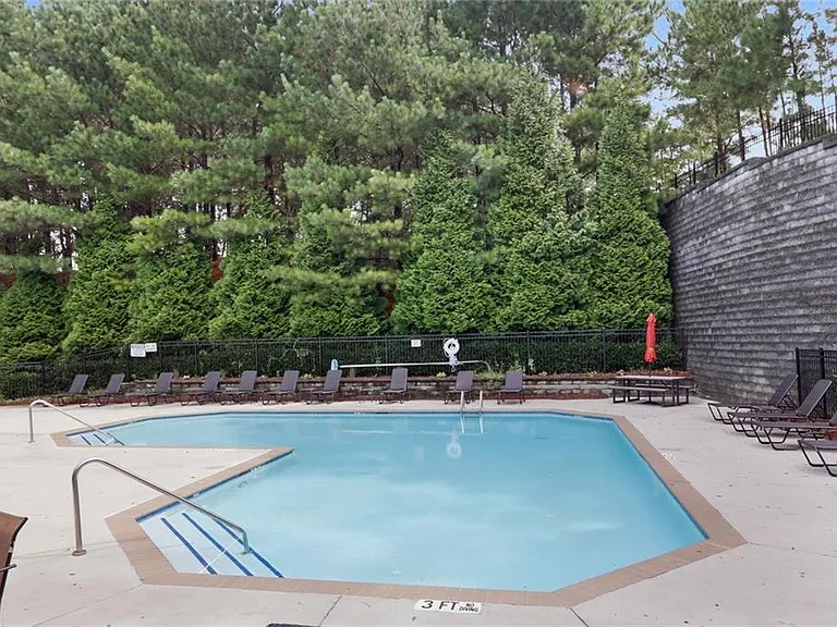 3242 Brockenhurst Dr — Photo 26