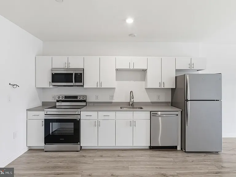 915 N Broad St #606 — Photo 5