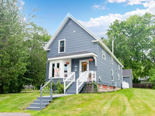 27 Willow Street, Gardiner, ME 04345