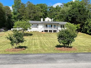 3516 Lakeview Dr, Gainesville, GA 30501