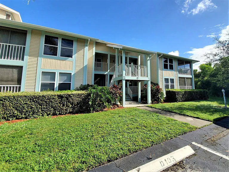 P (Lake Pointe Condo Rentals) — Photo 1