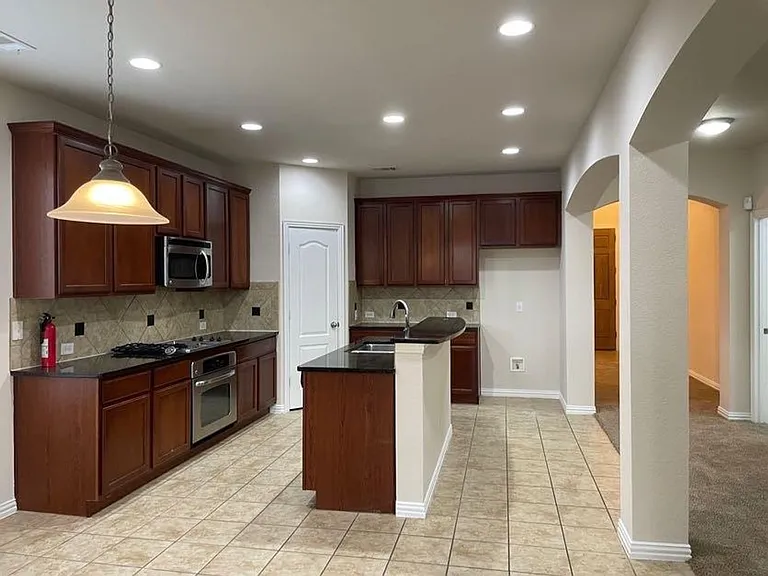 9845 McFarring Dr — Photo 4