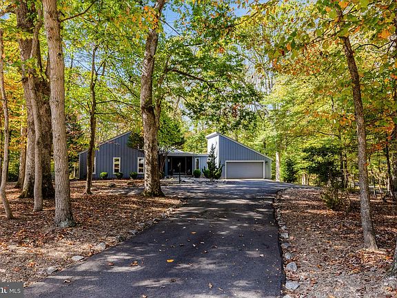 2nd image of 526 Springvale Rd