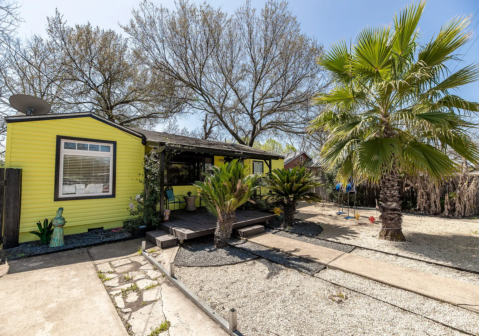 3 bed, 1400 sqft, $2,995 — Photo 1