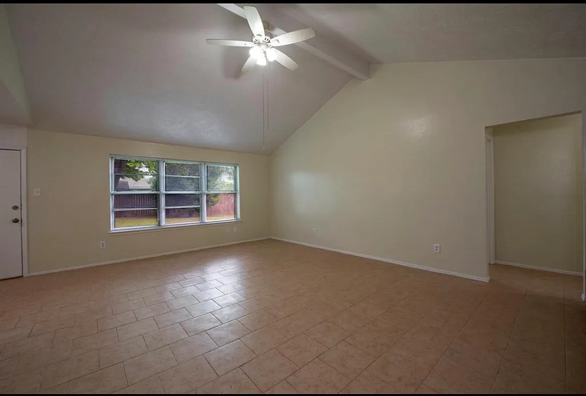 3 bed, 1477 sqft, $1,700 — Photo 4
