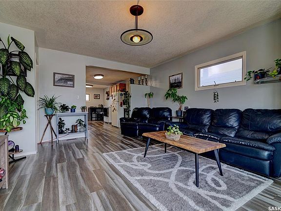 5th image of 1230 Dewdney AVENUE E