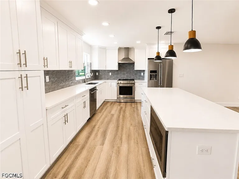 2835 SE 18th Ave — Photo 3