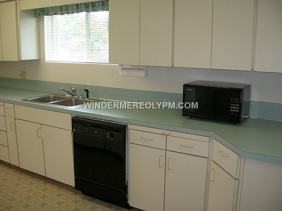 4th image of 2515 4th Ave E