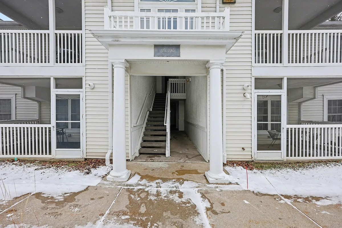 Building Photo - 2259 S Main St #1