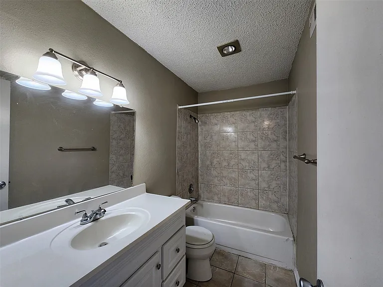 17331 Red Oak Dr #52 — Photo 9