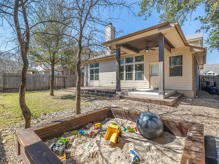 105 Latitude Ln — Photo 37