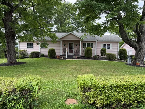 5122 McCandless Rd, Butler, PA 16001