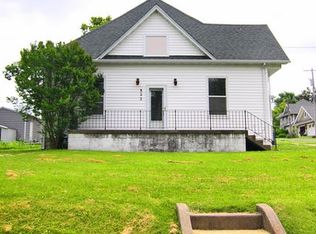 822 1st St E, Scott City, MO 63780