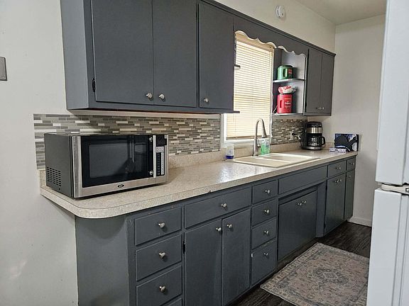 4th image of 1501 Swinton St