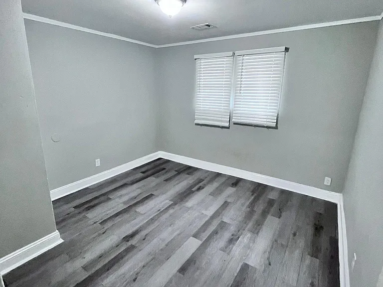 3946 Saint Charles Pl — Photo 4