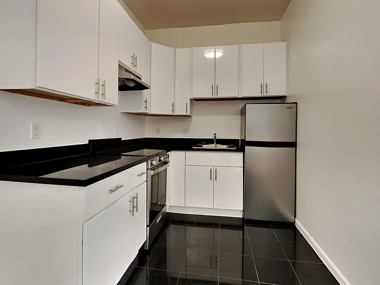50 Golden Gate Ave. — Photo 14