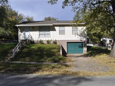 2402 Beechwood Blvd, Saint Joseph, MO, 64503