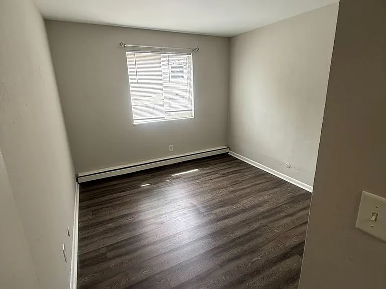 2036 Wayne Ave #E — Photo 11