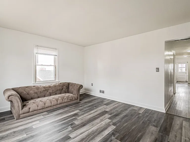 5020 Astor Pl SE — Photo 3