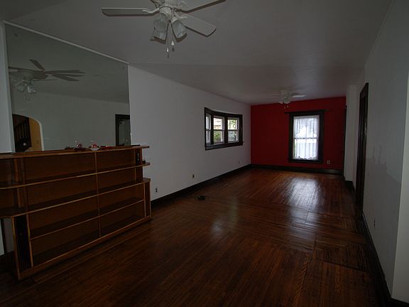 5th image of 153 Illinois Ave