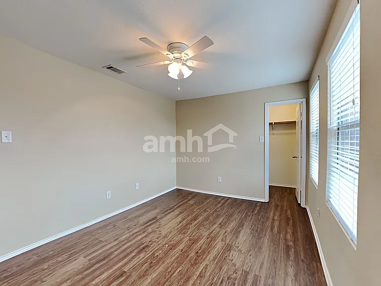 1100 Oakbrook St — Photo 22
