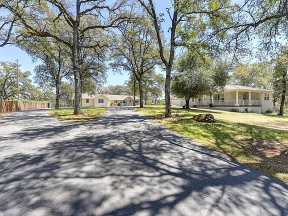 5th image of 4570 Miller Oak Dr