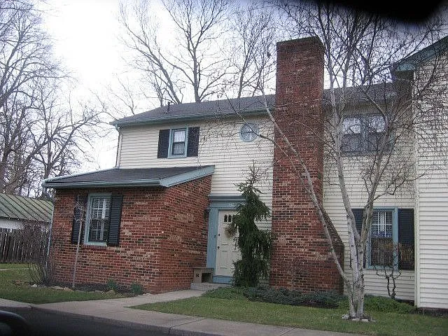 332 Constitution Dr photo 1