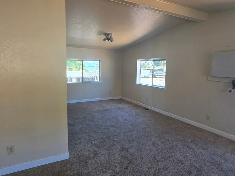 5820 Grove St — Photo 4