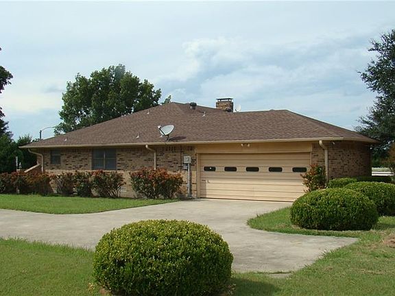 2nd image of 16990 Redbud Dr